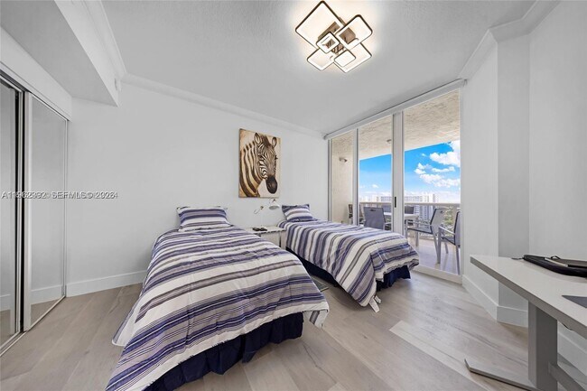 Building Photo - 3200 N Ocean Blvd