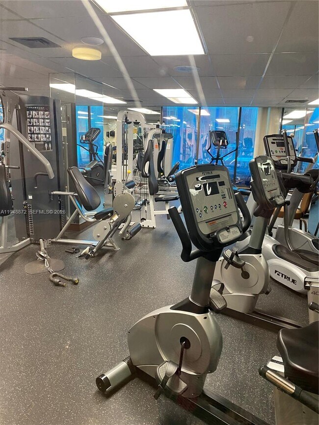 Building Photo - 1965 S Ocean Dr