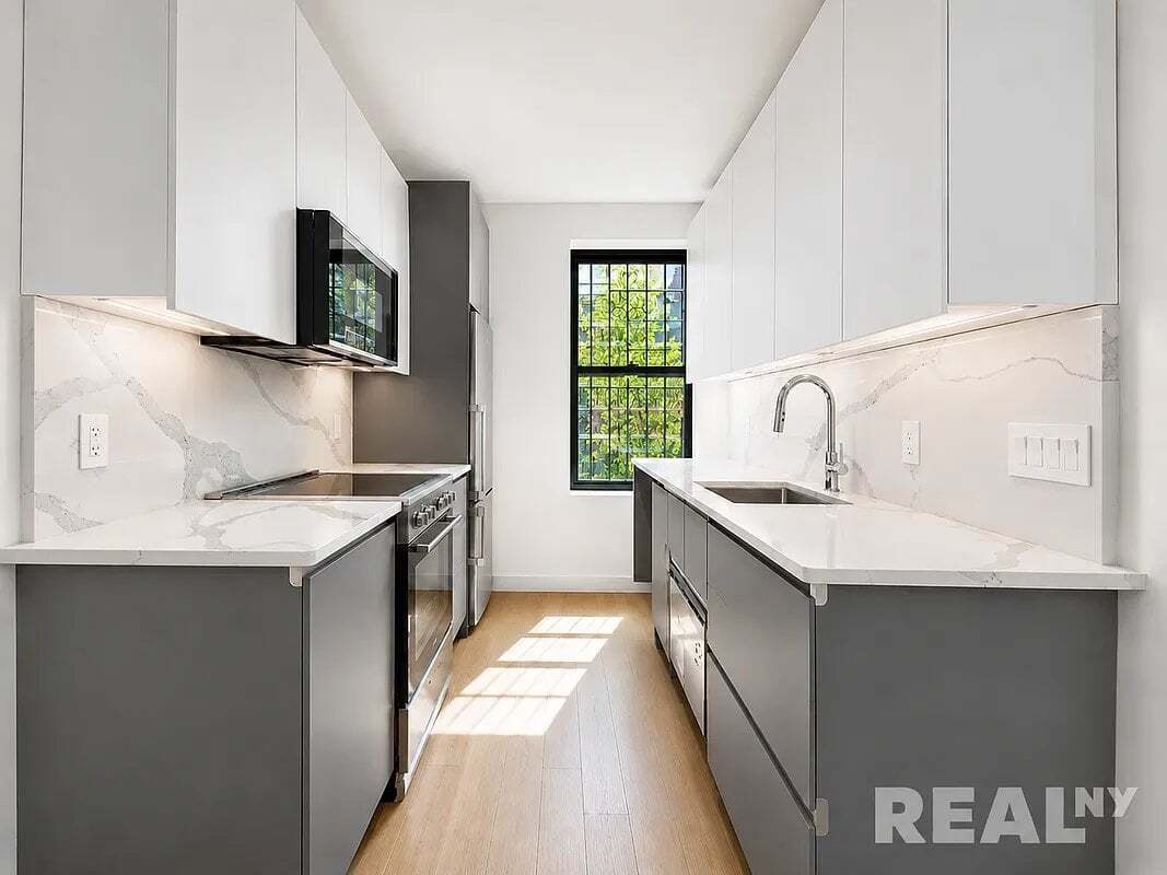 Building Photo - 19 Wyckoff St