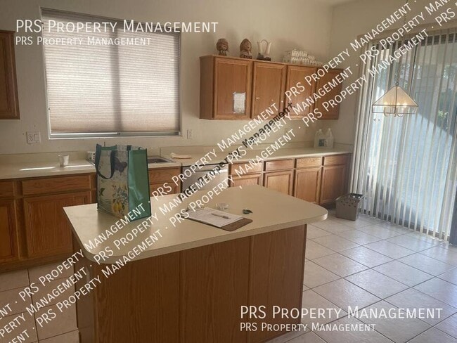 Building Photo - 2165 W Olive Way