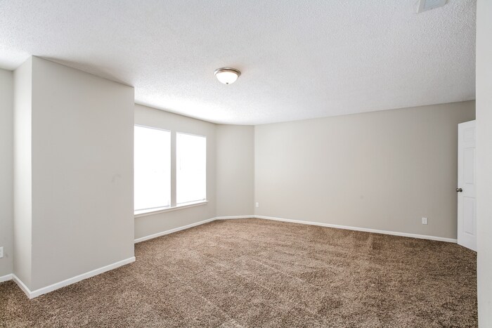 Building Photo - 6367 Eastern Range Rd