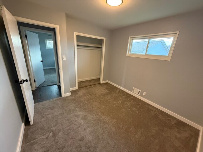 Building Photo - 7225 Inca St