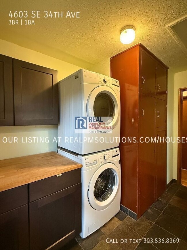 Building Photo - 4603 SE 34th Ave