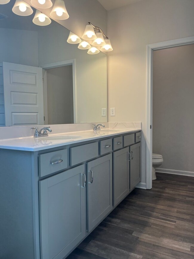 Building Photo - Beautiful Newly Constructed 3/.25 Townhome!