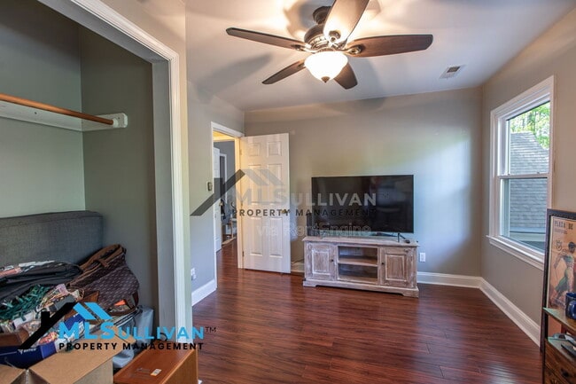 Building Photo - 5623 Lake Elton Rd