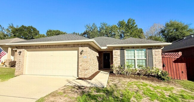 Primary Photo - 3 Bed/2 Bath All-Brick Home