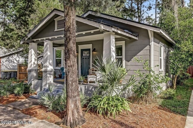 Building Photo - 1117 Cedar St