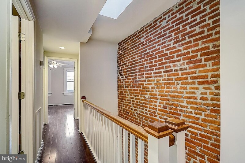 Building Photo - 703 S Bethel St