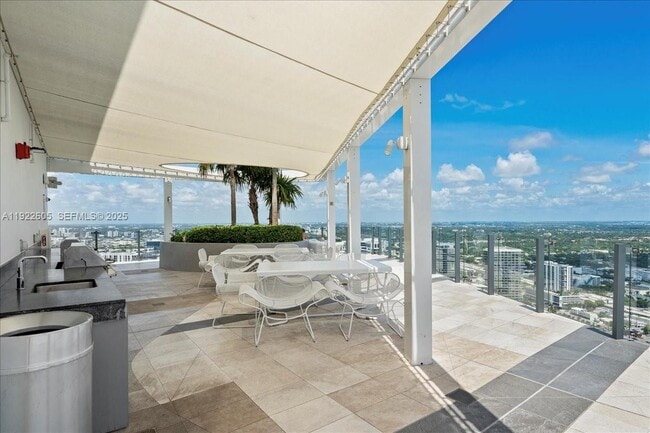 Building Photo - 501 NE 31st St