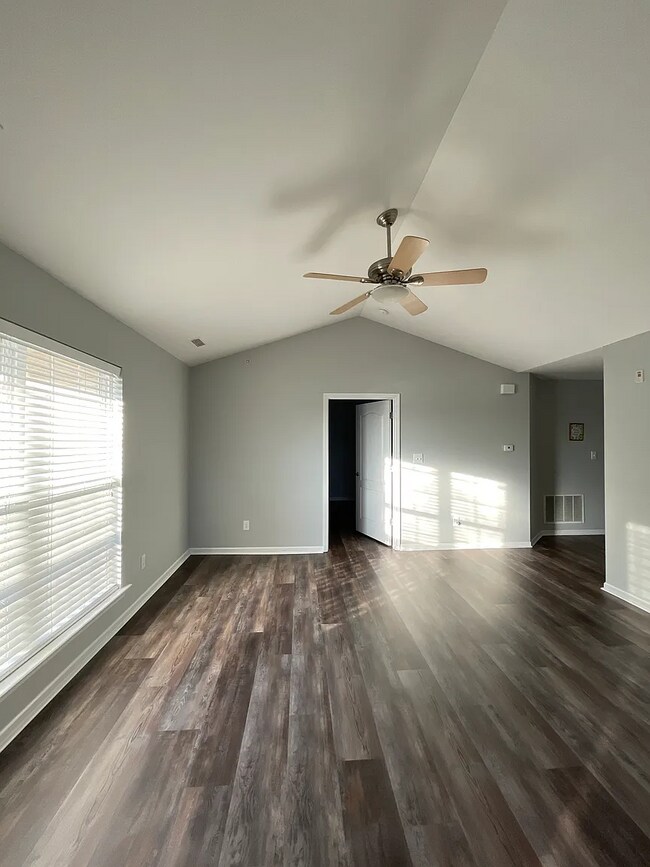 Building Photo - 2133 Welsh Dr