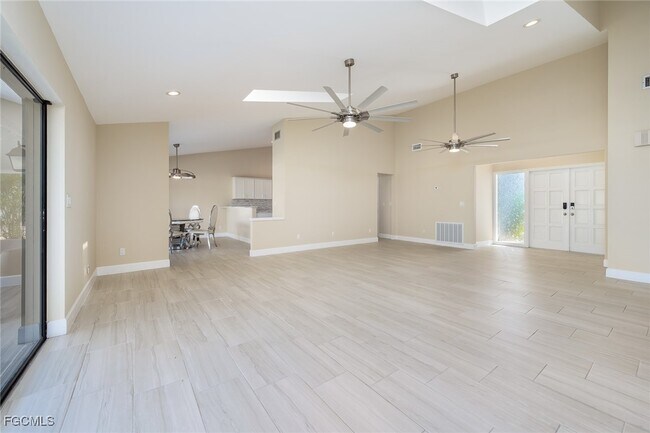 Building Photo - 1416 SE 11th Pl