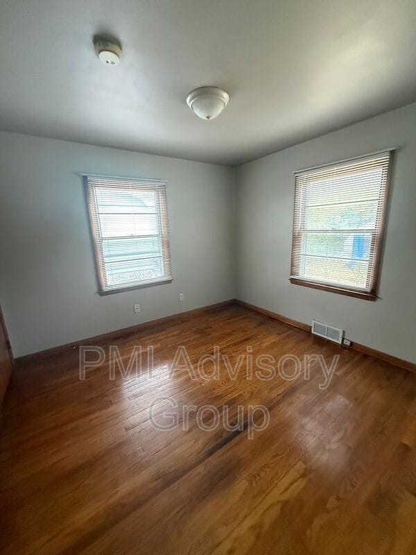 Building Photo - 2009 SW McAlister Ave