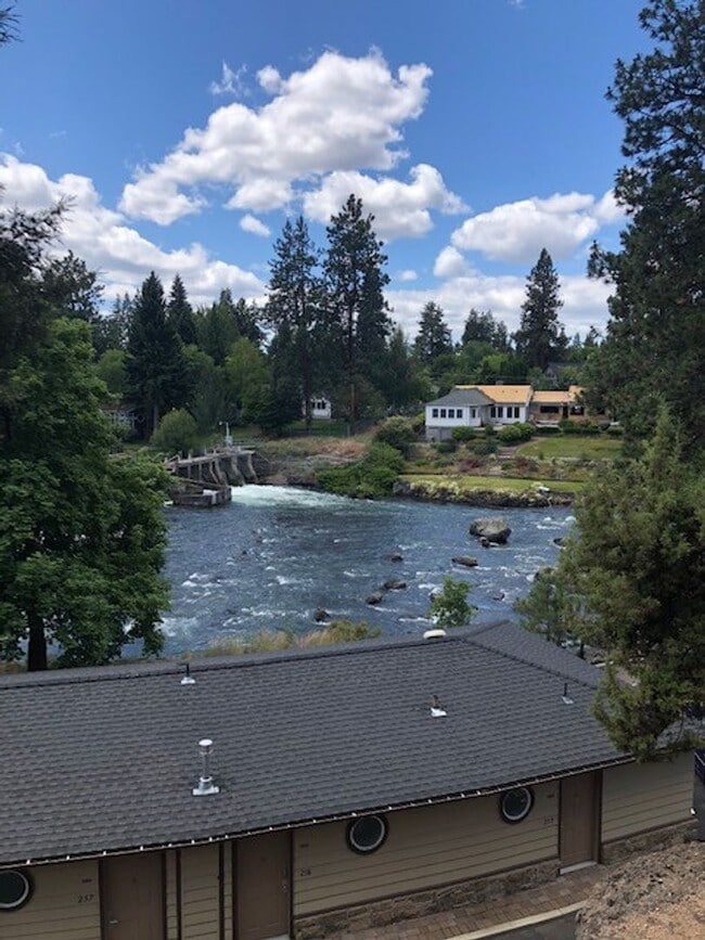 Building Photo - Large Studio Condo on Deschutes w/river trail access, minutes to downtown, heated pool, and cover...