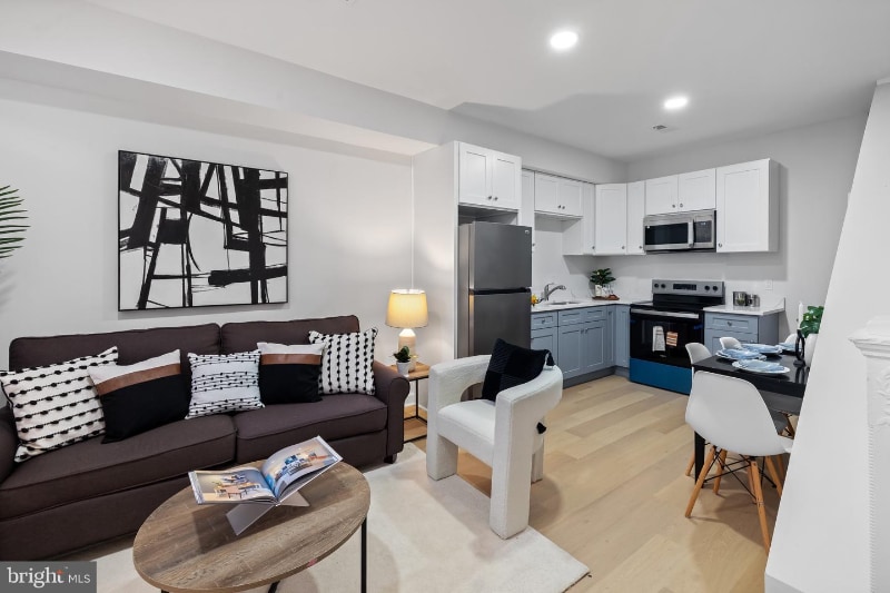 Building Photo - 431 Whitridge Ave