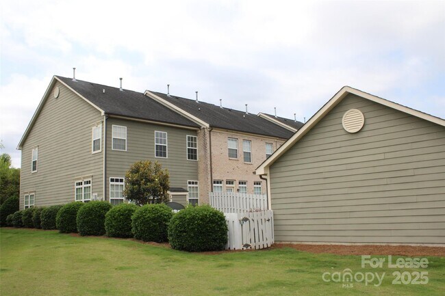Building Photo - 11459 Potters Row