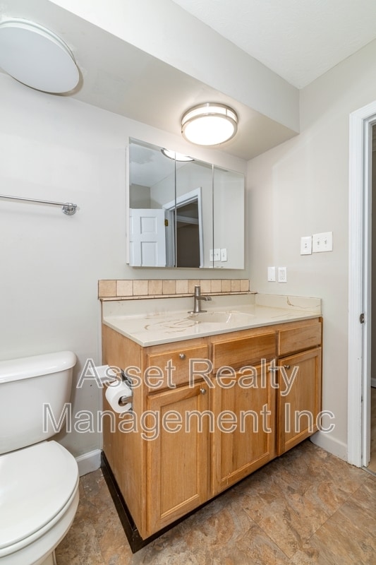 Building Photo - 11719 S Williamsburg Dr