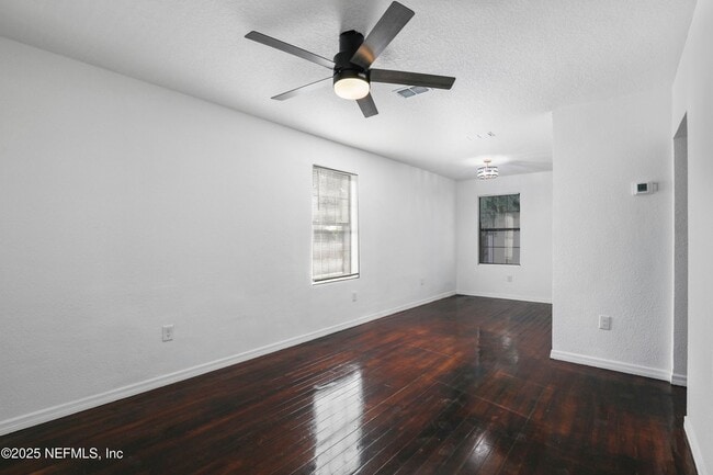 Building Photo - 5246 Sunderland Rd