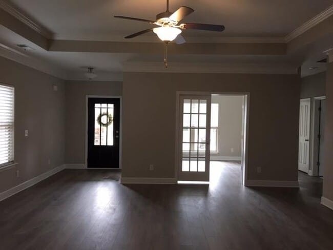 Building Photo - Stunning Maytown One level cottage home with 3 bed/2 bath 2 car rear garage attached.