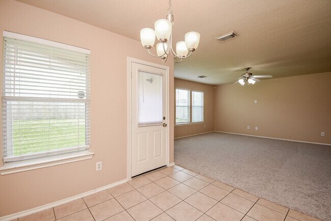 Building Photo - 9602 Siano Pines Dr