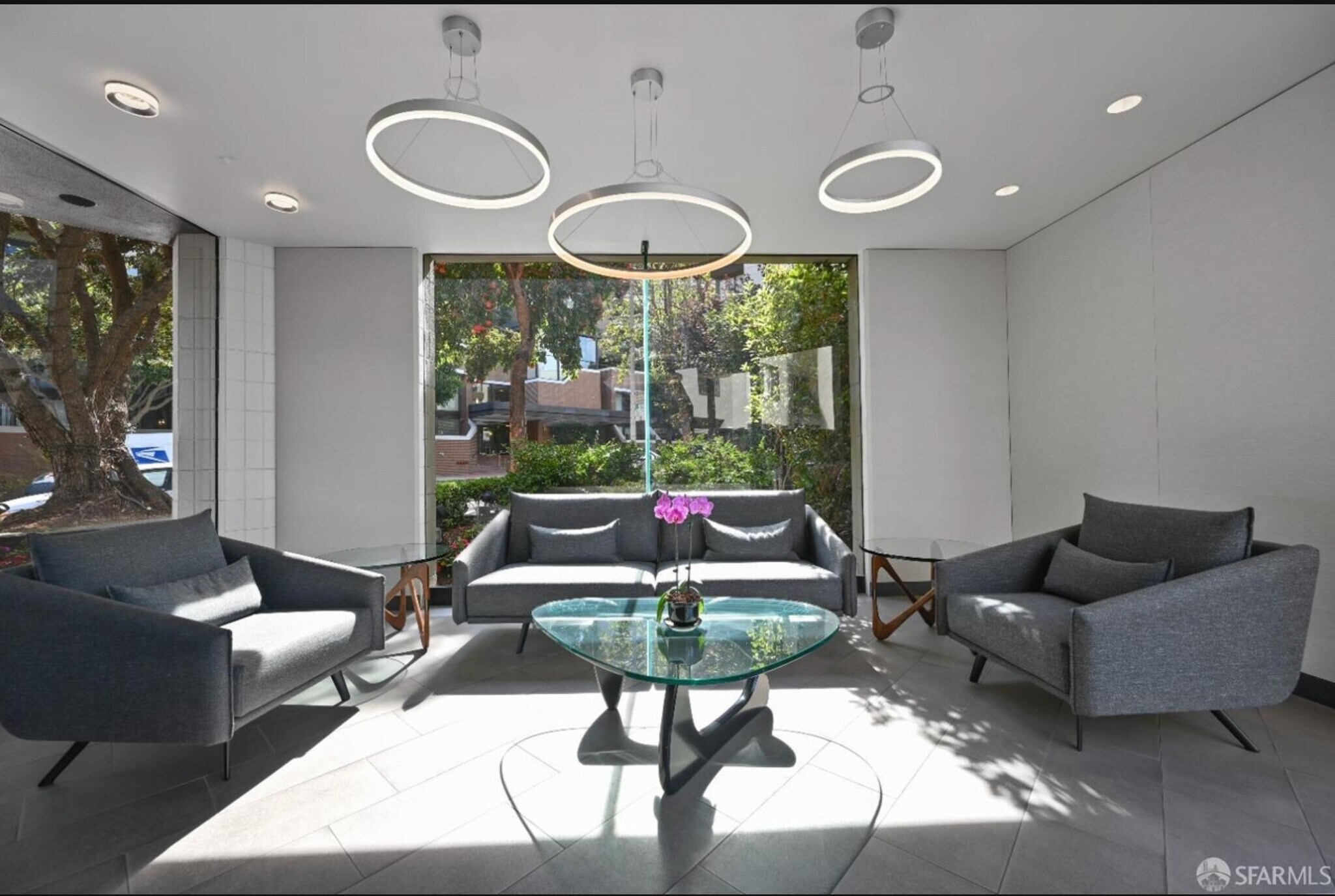 Building Photo - 150 Lombard St