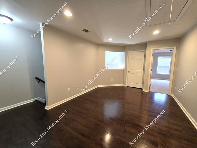 Building Photo - 2014 Ellison Way