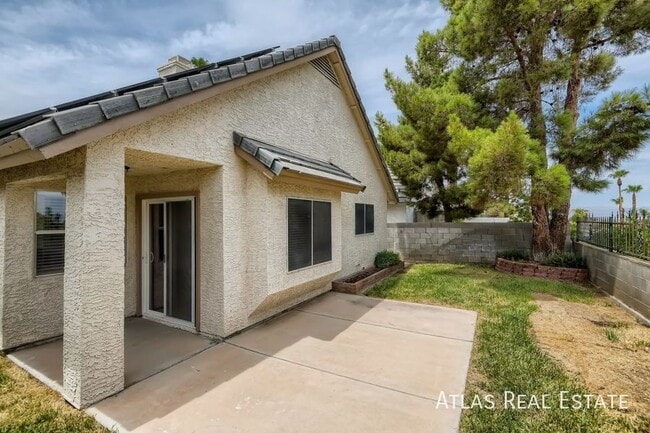 Building Photo - 1659 Duarte Dr