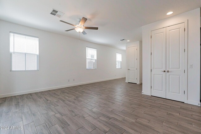Building Photo - 5544 S Dillon