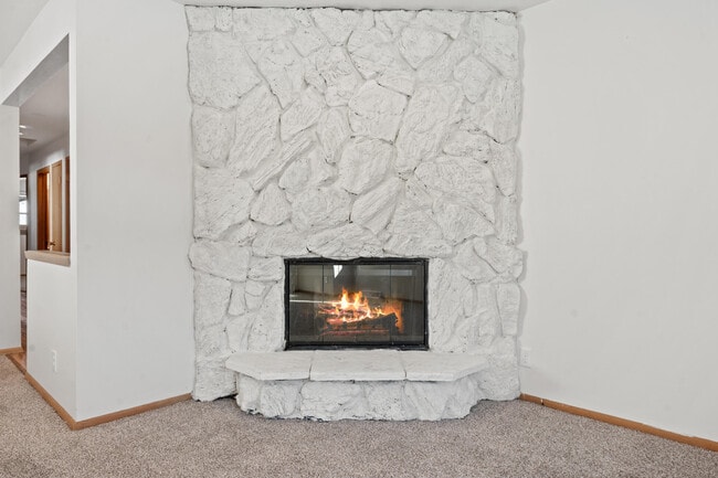 Building Photo - 2450 S 95th St