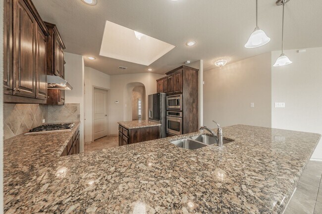 Building Photo - Excellent 3 bedroom plus office in Villages at Edgecliff