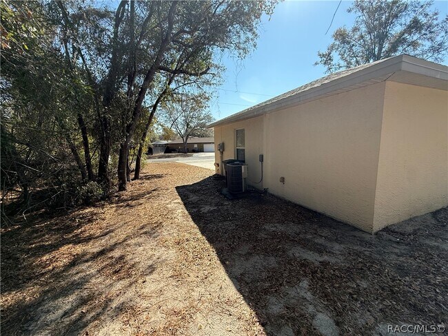 Building Photo - 9612 N Jackson Way