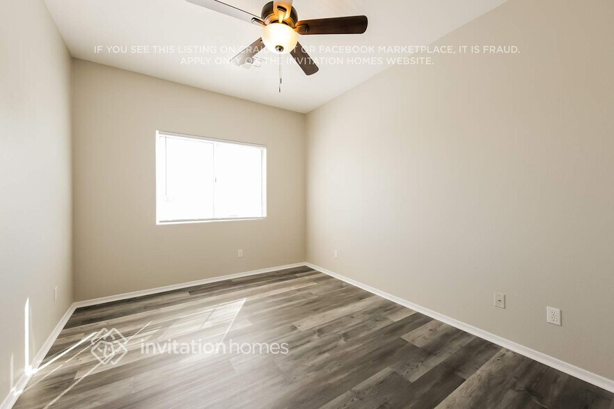 Building Photo - 5702 N 73rd Ln