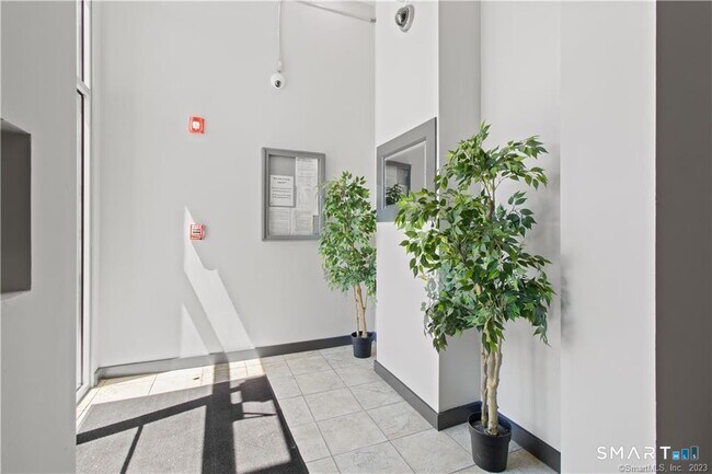 Building Photo - 881 Lafayette Blvd