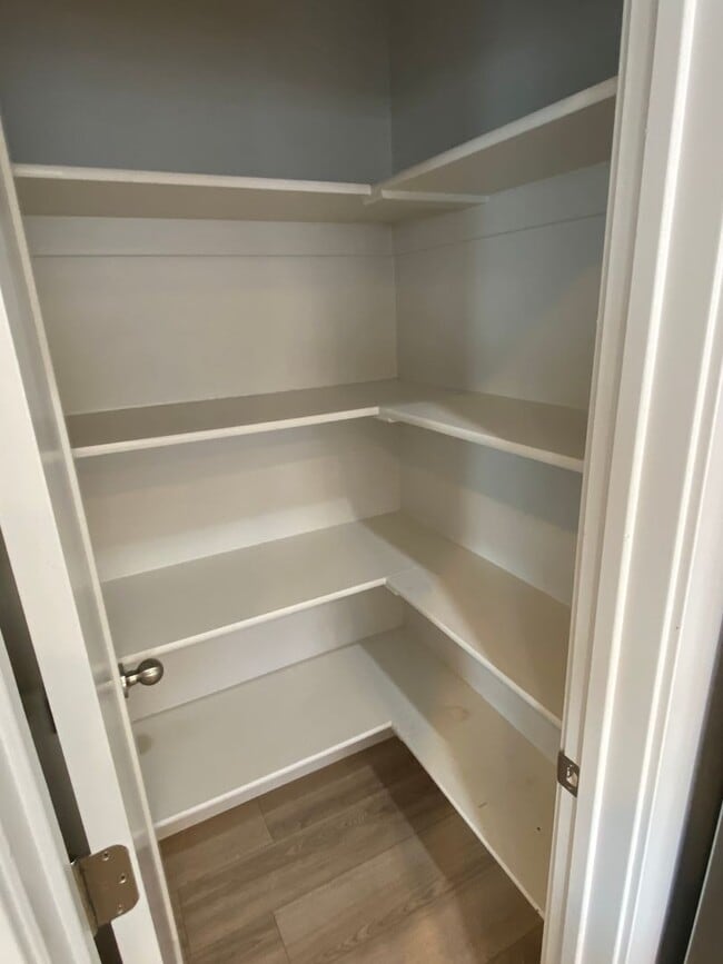 Building Photo - Beautiful House with basement apartment