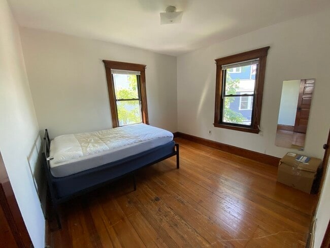 Building Photo - 47 Jamaica St