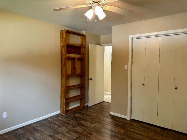 Building Photo - 8919 Whippoorwill Dr