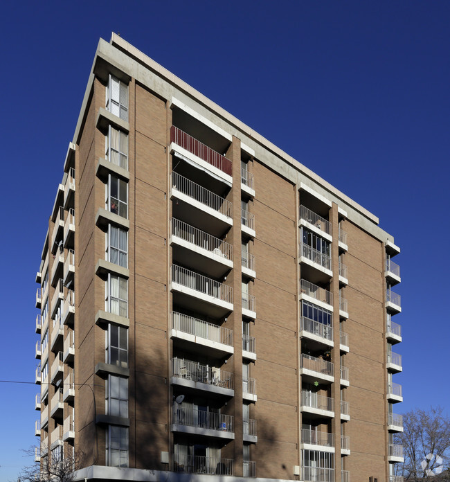 Building Photo - Stansbury Condos