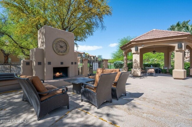 Building Photo - NICELY FURNISHED 2 BED/2 BA CONDO AT SUNRI...