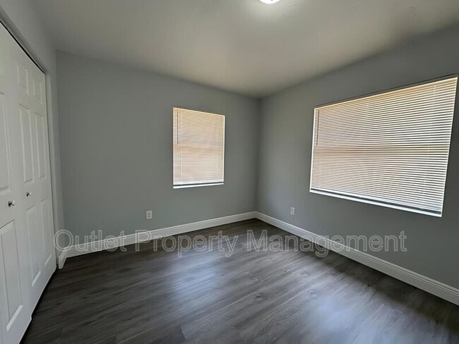 Building Photo - 442 S Hill Ave