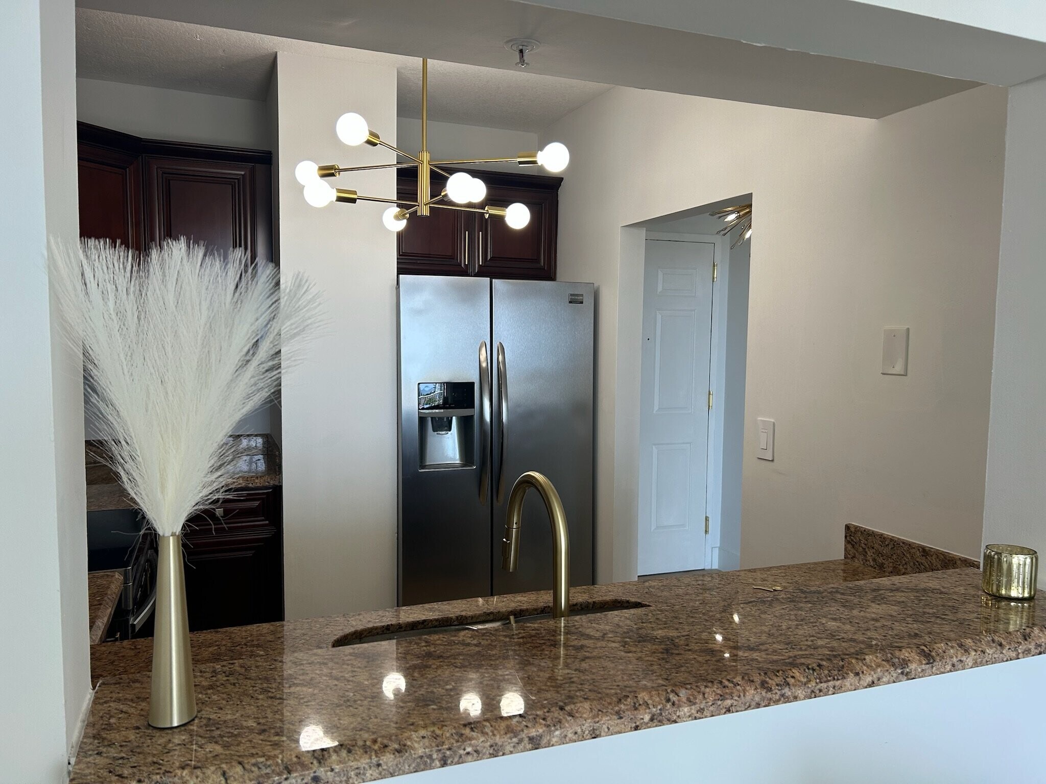 Building Photo - 3020 NE 32nd Ave