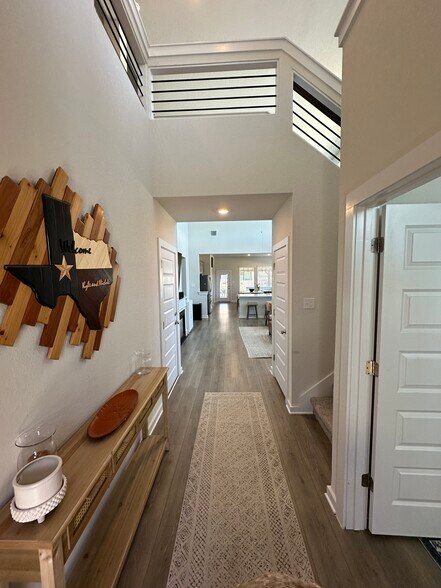 Building Photo - 2929 Mindel St