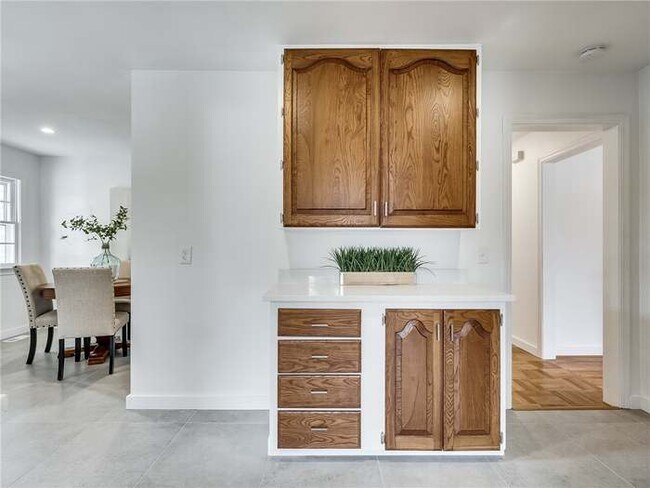 Building Photo - 2708 NW 34th St