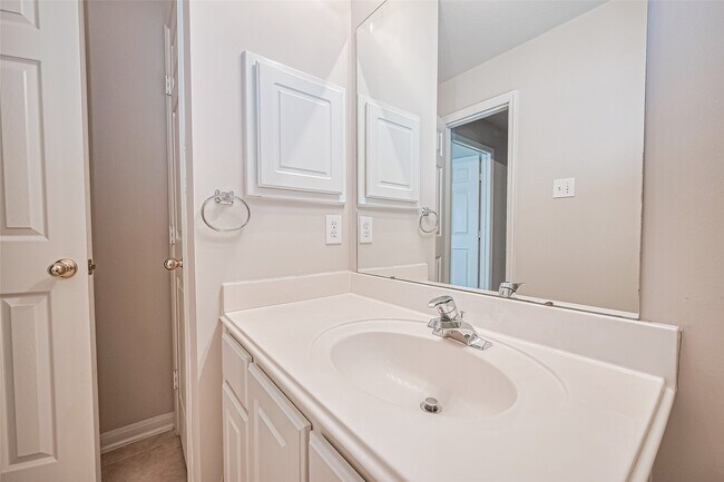 Building Photo - 134 E Foxbriar Forest Cir