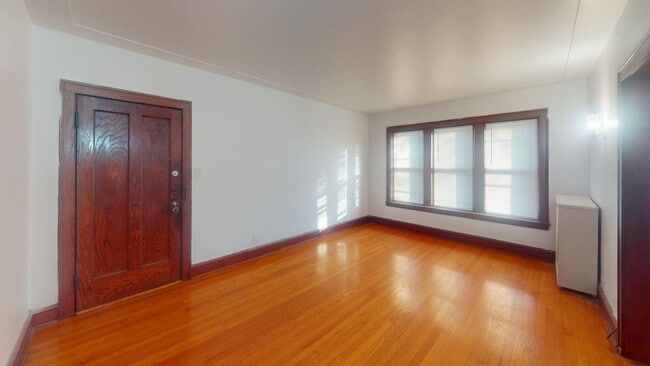 Primary Photo - 5304 W Potomac Ave