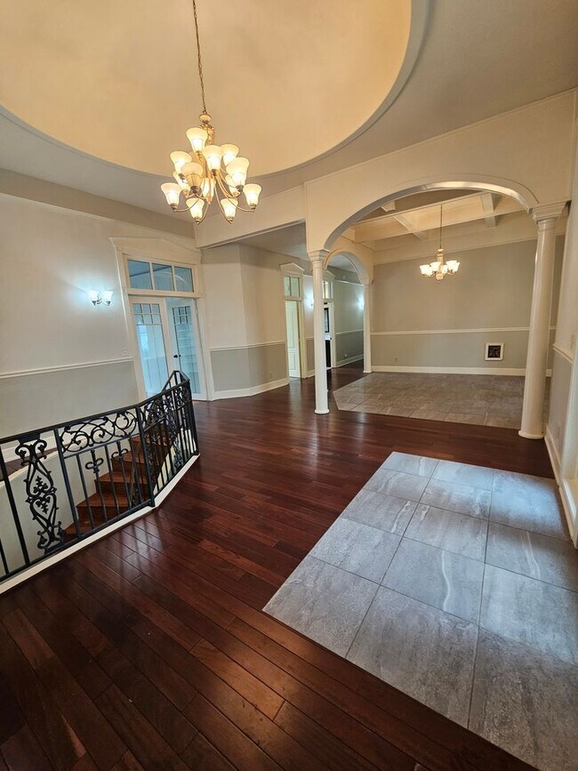 Building Photo - 2982 Rosedale Terrace