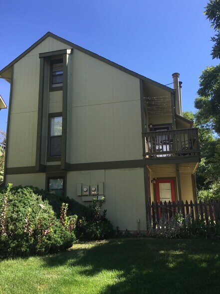 Building Photo - 3239 Redstone Rd