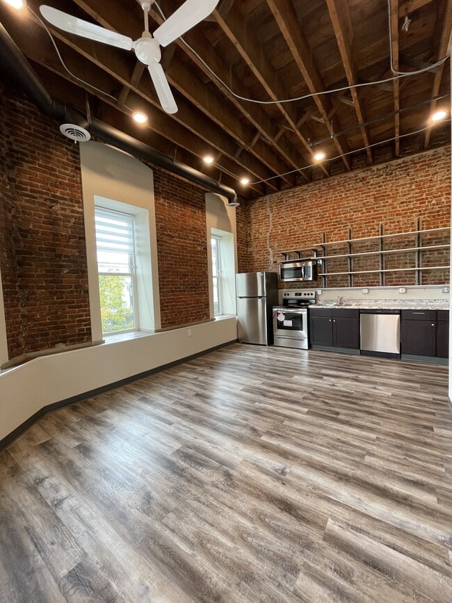 Building Photo - 230 Central Ave N