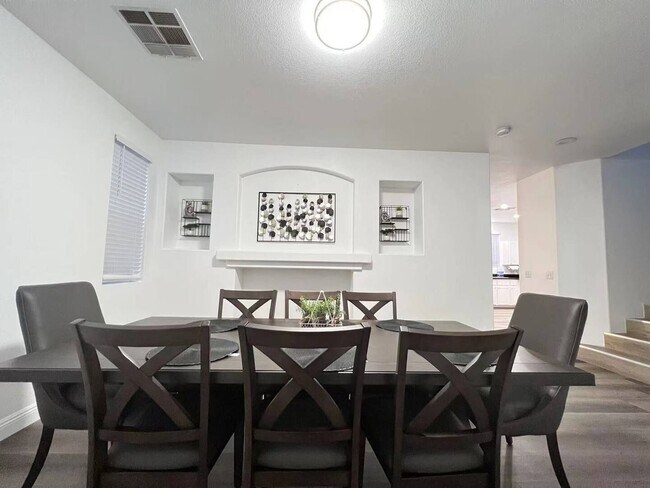 Building Photo - Beautiful 4 Bedroom 2 Bathroom Pool House in South West