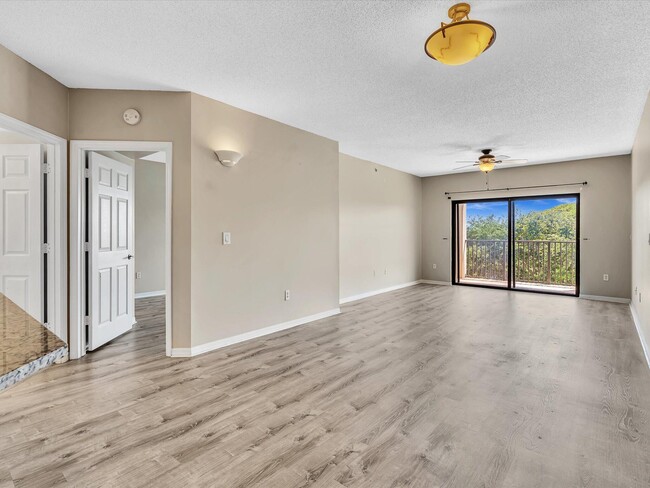 Building Photo - 2105 Lavers Cir