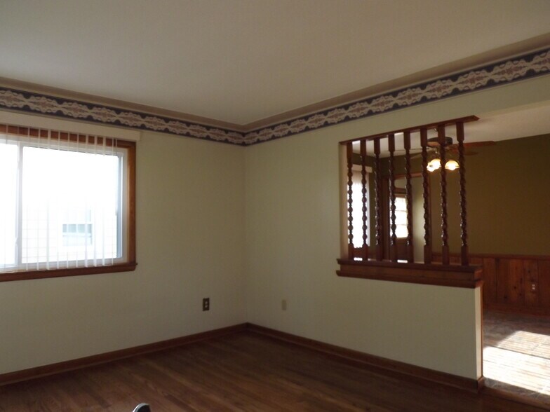 Building Photo - 1544 32nd St SW