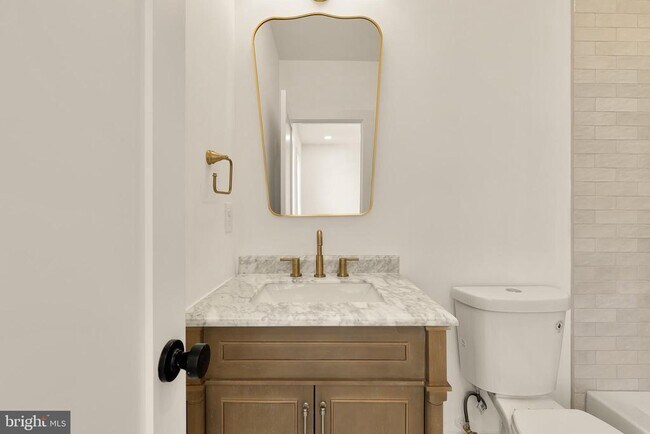 Building Photo - 1706 Bay St SE